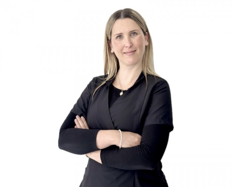 Veronica del equipo clinica vladimir rovira